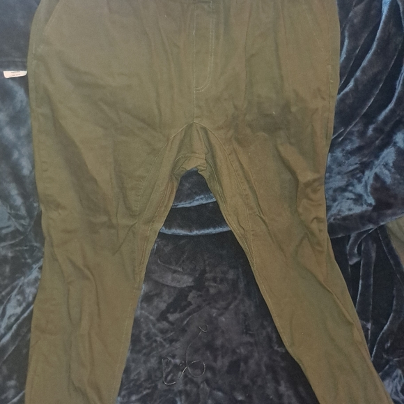 Fashion nova pants. Size 40-42 - Picture 3 of 6